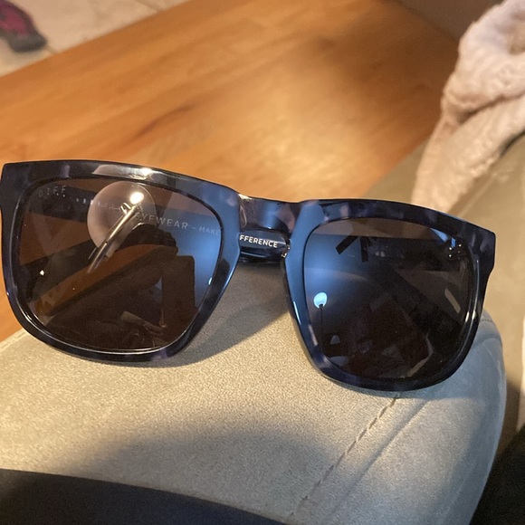 DIFF CHARITABLE EYEWEAR “JAKE” wayfarer style polarized sunglasses main image 5